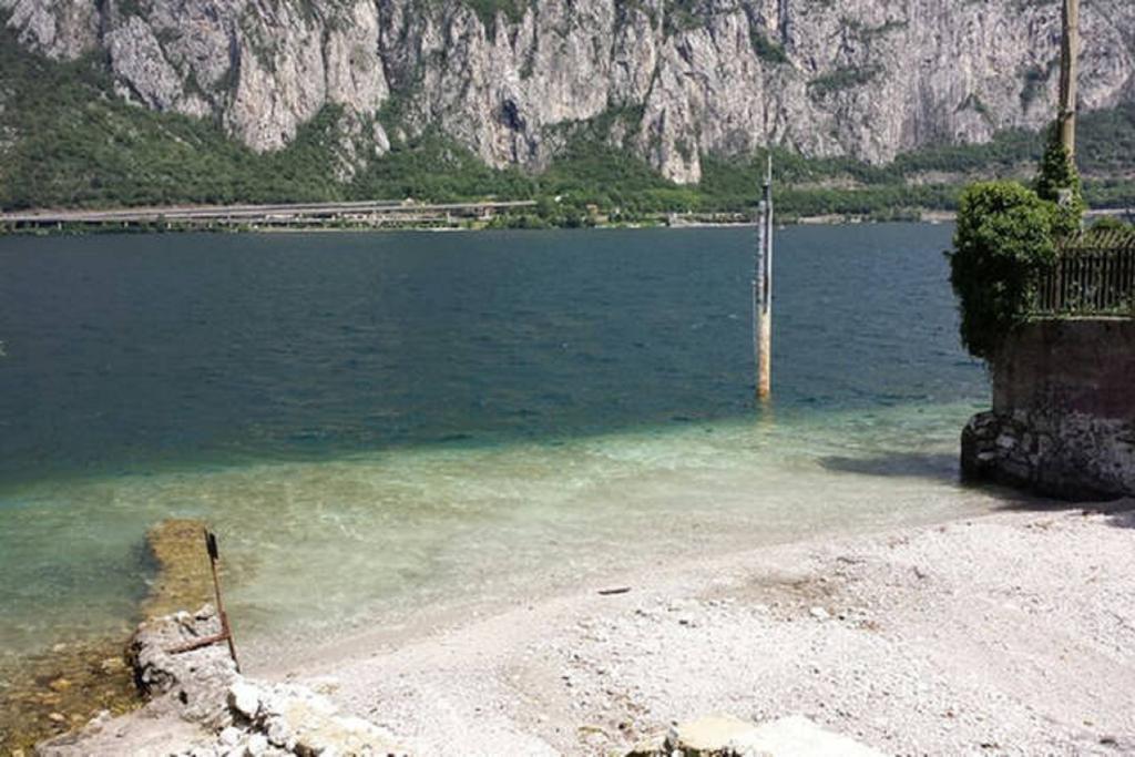 L For Lake Мандельо дел Ларио Стая снимка
